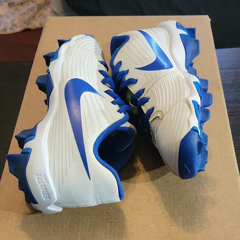 Nike Hyperdiamond 3 White and Blue Kids Cleats (2020) 12c EUC - Picture 7 of 10